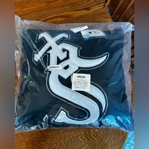 New Chicago White Sox Throw Pillow Baseball